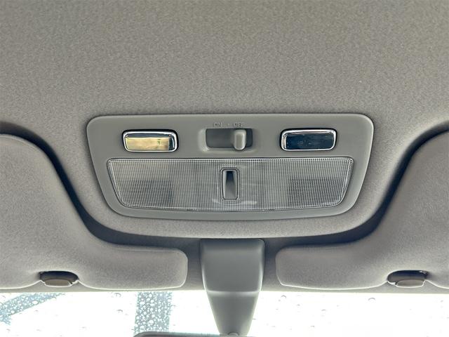 シーマ ３０ＴＲ　オートクルーズコントロール　ナビ　社外１９ＡＷ　オートライト　ＡＴ　キーレスエントリー　電動格納ミラー　ターボ　パワーシート　カセット　ＡＢＳ　エアコン　パワーステアリング　パワーウィンドウ（40枚目）