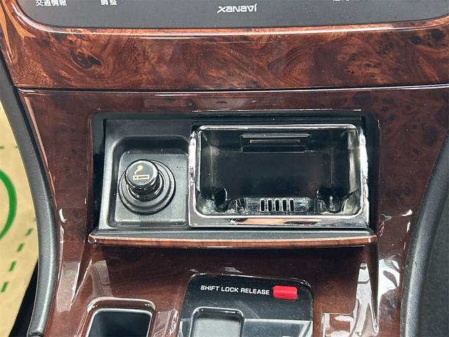 シーマ ３０ＴＲ　オートクルーズコントロール　ナビ　社外１９ＡＷ　オートライト　ＡＴ　キーレスエントリー　電動格納ミラー　ターボ　パワーシート　カセット　ＡＢＳ　エアコン　パワーステアリング　パワーウィンドウ（41枚目）