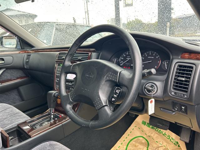 シーマ ３０ＴＲ　オートクルーズコントロール　ナビ　社外１９ＡＷ　オートライト　ＡＴ　キーレスエントリー　電動格納ミラー　ターボ　パワーシート　カセット　ＡＢＳ　エアコン　パワーステアリング　パワーウィンドウ（43枚目）