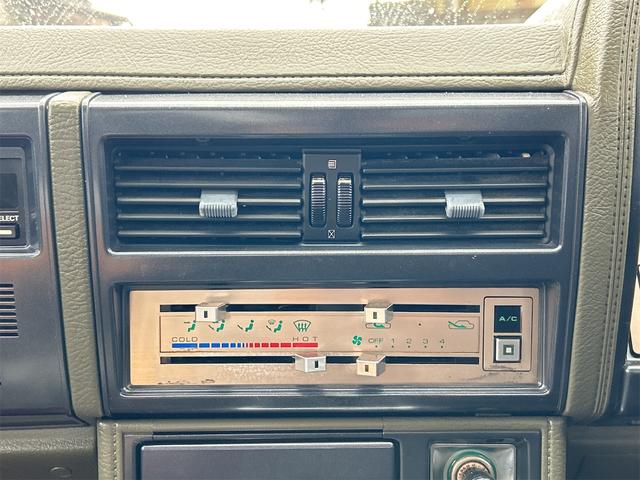 ローレル グランドエクストラ　ＡＴ　カセット　ラジオ　エアコン　フェンダーミラー　ＲＢ２０（5枚目）