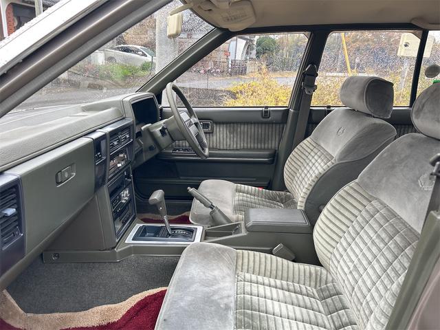 ローレル グランドエクストラ　ＡＴ　カセット　ラジオ　エアコン　フェンダーミラー　ＲＢ２０（30枚目）