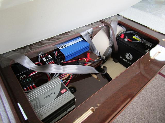 ハイエースバン トヨタ 新車未登録 ｆｏｃｓ ｄｓコンパクト キャンピング車 サブバッテリー 走行充電 外部充電 外部電源 ４００ｗインバーター ｄｃ冷蔵庫 シンク レザーシート加工 バックカメラ ｌｅｄヘッドライト 茨城県 新車未登録 ｆｏｃｓ ｄｓコンパクト