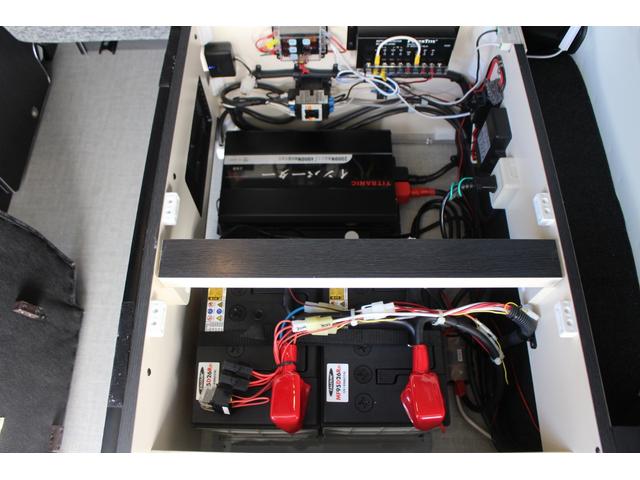 リンエイ製　バカンチェス　ＭＯＭＯ　ワンオーナー　４ナンバー　ＦＦヒーター　インバーター２０００Ｗ　ツインサブバッテリー　走行充電　外部電源　ＤＣ冷蔵庫　液晶ＴＶ　地デジチューナー　社外１４インチアルミホイール(11枚目)