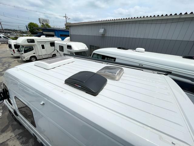 デュカト アドリア　ツイン５４０ＳＰ　シンク・シャワー・２口コンロ・ＤＣ冷蔵庫（９０Ｌ）・架装部モニター・ツインサブバッテリー・インバーター１５００Ｗ・外部電源・マックスファン・サイドオーニング・ＦＦヒーター・温水ボイラー（ＡＣ・ガス）（45枚目）