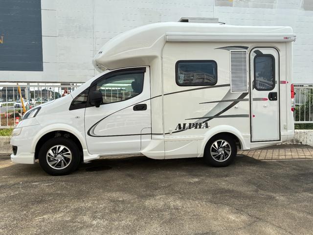 ＮＶ２００バネットバン ＡｔｏＺ　アルファ・ハイ　シンク・ＤＣ冷蔵庫・電子レンジ・ツインサブバッテリー・走行充電・外部充電・インバーター１５００Ｗ・外部電源・ソーラーパネル・ウィンドウエアコン・ＦＦヒーター・サイドオーニング・ＦＦヒーター（32枚目）