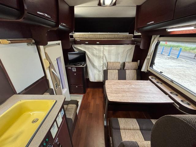 カムロード ナッツRV クレソンボヤージュ タイプW オーニング FFヒーター マックスファン 液晶TV ガゼルアンテナ 1500Wインバーター ツインサブバッテリー シンク 給水・排水ポリタンク 冷蔵庫 レカロシート 強化ショック フェイスパネル(3枚目)