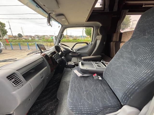 カムロード ナッツRV クレソンボヤージュ タイプW オーニング FFヒーター マックスファン 液晶TV ガゼルアンテナ 1500Wインバーター ツインサブバッテリー シンク 給水・排水ポリタンク 冷蔵庫 レカロシート 強化ショック フェイスパネル(23枚目)