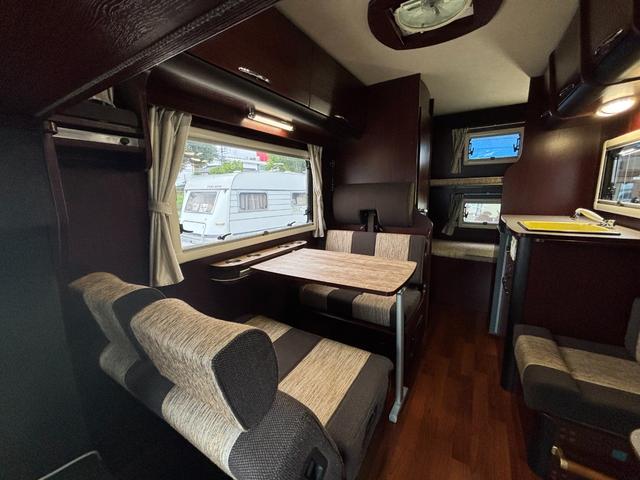 カムロード ナッツRV クレソンボヤージュ タイプW オーニング FFヒーター マックスファン 液晶TV ガゼルアンテナ 1500Wインバーター ツインサブバッテリー シンク 給水・排水ポリタンク 冷蔵庫 レカロシート 強化ショック フェイスパネル(29枚目)