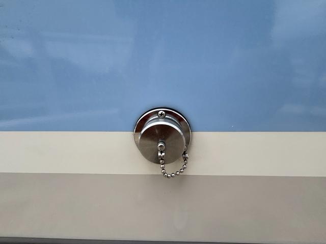 カムロード ナッツRV クレソンボヤージュ タイプW オーニング FFヒーター マックスファン 液晶TV ガゼルアンテナ 1500Wインバーター ツインサブバッテリー シンク 給水・排水ポリタンク 冷蔵庫 レカロシート 強化ショック フェイスパネル(64枚目)