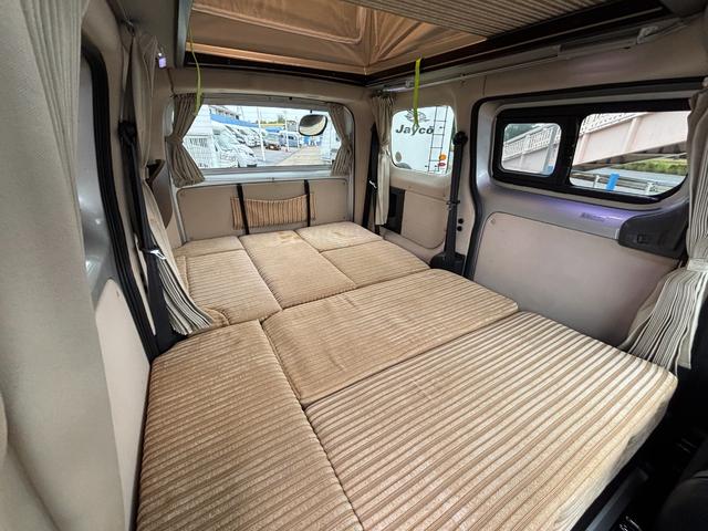 ＮＶ２００バネットバン キャンピングカー広島　ポップコン　シンク　給水・排水ポリタンク　走行充電　外部電源　シングルサブバッテリー　電動格納ミラー　ポップアップルーフ（31枚目）