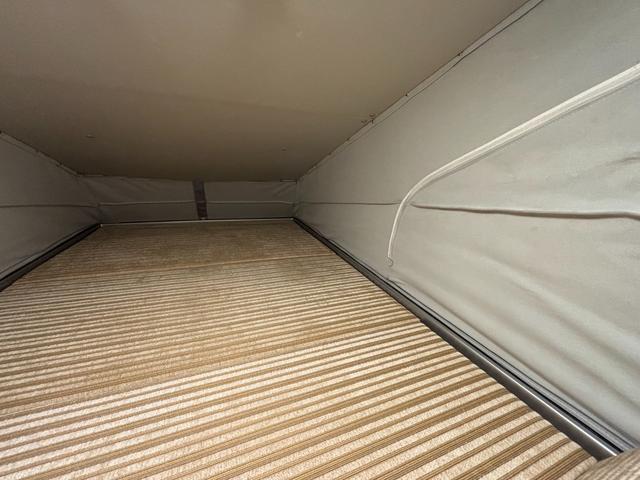 ＮＶ２００バネットバン キャンピングカー広島　ポップコン　シンク　給水・排水ポリタンク　走行充電　外部電源　シングルサブバッテリー　電動格納ミラー　ポップアップルーフ（35枚目）