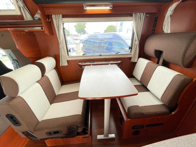 カムロード ナッツRV クレソンボヤージュ タイプX ガソリン・2WD・FFヒーター・電子レンジ・ツインサブバッテリー・インバーター1500W・走行充電・外部充電・マックスファン(8枚目)