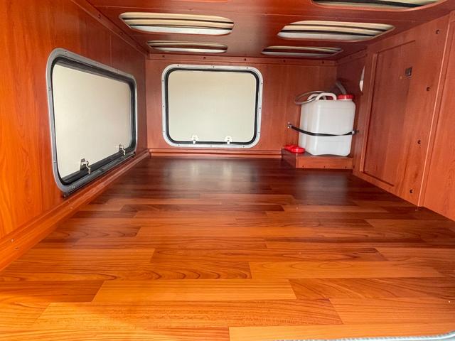 カムロード ナッツRV クレソンボヤージュ タイプX ガソリン・2WD・FFヒーター・電子レンジ・ツインサブバッテリー・インバーター1500W・走行充電・外部充電・マックスファン(45枚目)