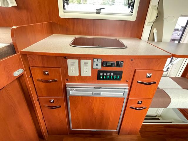 カムロード ナッツRV クレソンボヤージュ タイプX ガソリン・2WD・FFヒーター・電子レンジ・ツインサブバッテリー・インバーター1500W・走行充電・外部充電・マックスファン(62枚目)