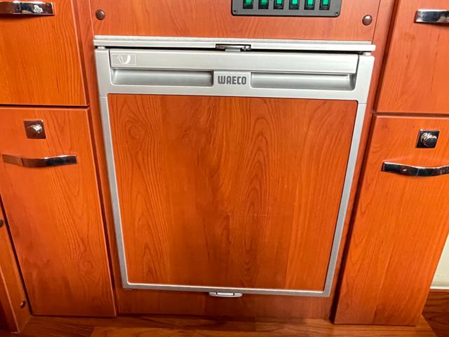 カムロード ナッツRV クレソンボヤージュ タイプX ガソリン・2WD・FFヒーター・電子レンジ・ツインサブバッテリー・インバーター1500W・走行充電・外部充電・マックスファン(68枚目)