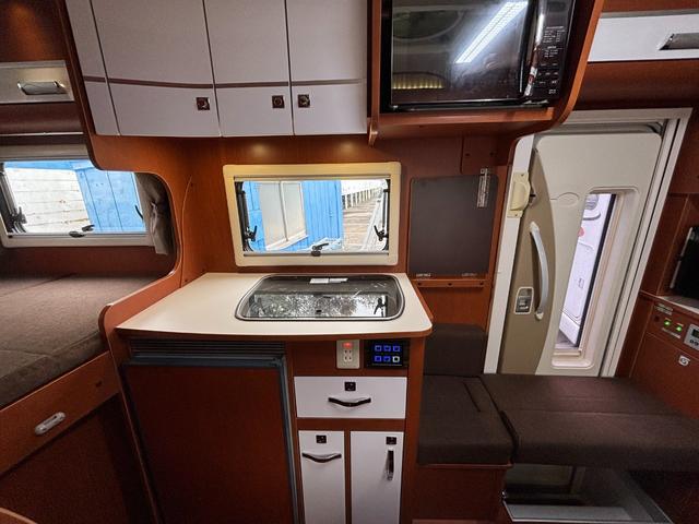 カムロード ナッツRV クレア5.3X エボリューション ディーゼル・2WD・エボリューションシステム・家庭用エアコン・FFヒーター・冷蔵庫・電子レンジ・トリプルサブバッテリー・サイドオーニング・タイプX・マルチルーム付き(10枚目)