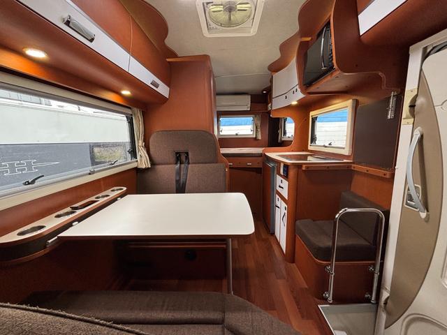 カムロード ナッツRV クレア5.3X エボリューション ディーゼル・2WD・エボリューションシステム・家庭用エアコン・FFヒーター・冷蔵庫・電子レンジ・トリプルサブバッテリー・サイドオーニング・タイプX・マルチルーム付き(49枚目)