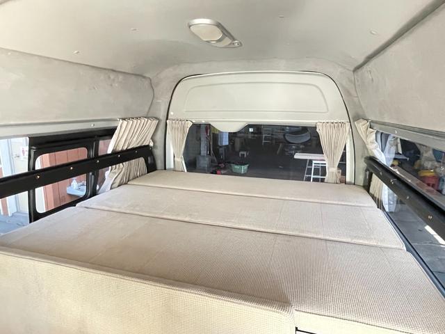 ハイエースバン トイファクトリー トイズボックス スーパーロング・ガソリン・2WD・シングルサブバッテリー・就寝人数5名・ソーラーパネル・シンク・FFヒーター(8枚目)
