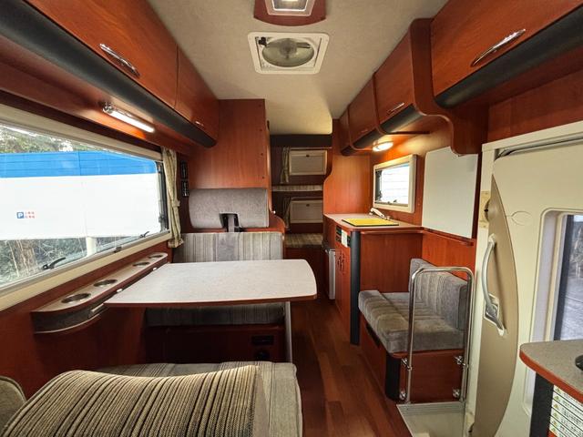 カムロード ナッツＲＶ　クレソンボヤージュタイプＷ　ＦＦヒーター・マルチルーム・ＤＣ冷蔵庫・ツインサブバッテリー・走行充電器・外部充電器・マックスファン・ガソリン・２ＷＤ・リアクーラー（2枚目）