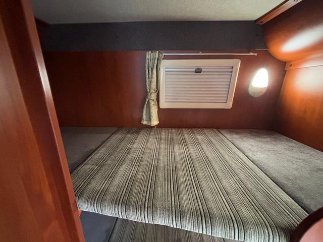 カムロード ナッツＲＶ　クレソンボヤージュタイプＷ　ＦＦヒーター・マルチルーム・ＤＣ冷蔵庫・ツインサブバッテリー・走行充電器・外部充電器・マックスファン・ガソリン・２ＷＤ・リアクーラー（6枚目）