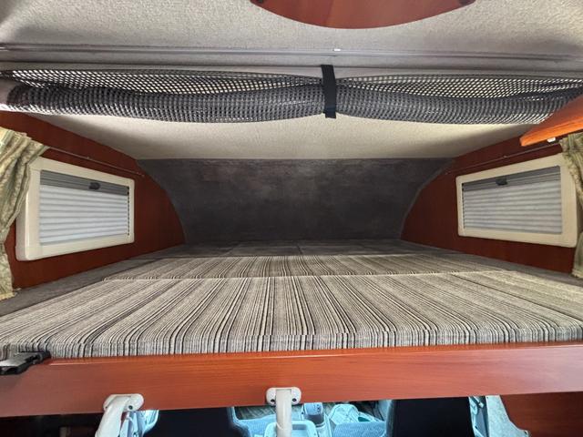 カムロード ナッツＲＶ　クレソンボヤージュタイプＷ　ＦＦヒーター・マルチルーム・ＤＣ冷蔵庫・ツインサブバッテリー・走行充電器・外部充電器・マックスファン・ガソリン・２ＷＤ・リアクーラー（9枚目）