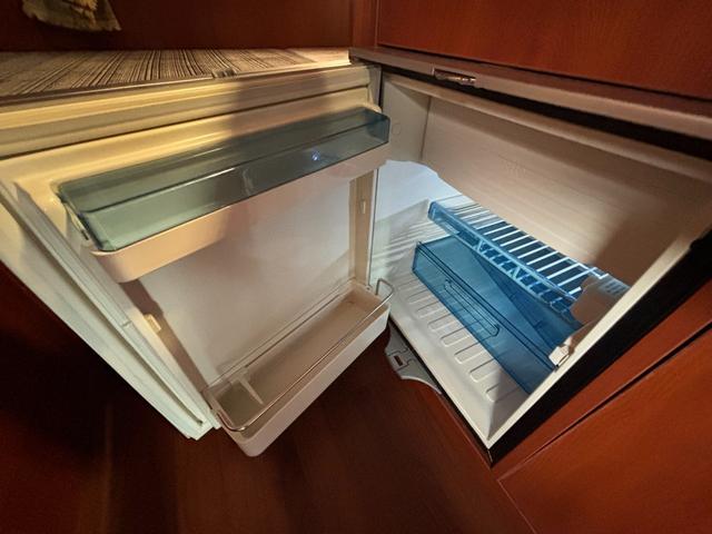 カムロード ナッツＲＶ　クレソンボヤージュタイプＷ　ＦＦヒーター・マルチルーム・ＤＣ冷蔵庫・ツインサブバッテリー・走行充電器・外部充電器・マックスファン・ガソリン・２ＷＤ・リアクーラー（10枚目）