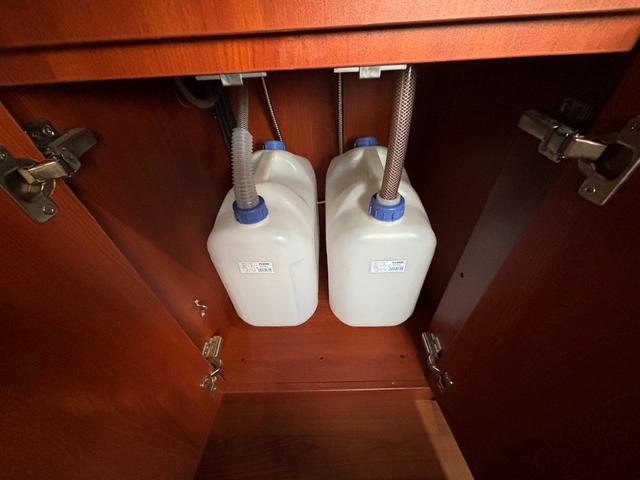 カムロード ナッツＲＶ　クレソンボヤージュタイプＷ　ＦＦヒーター・マルチルーム・ＤＣ冷蔵庫・ツインサブバッテリー・走行充電器・外部充電器・マックスファン・ガソリン・２ＷＤ・リアクーラー（12枚目）