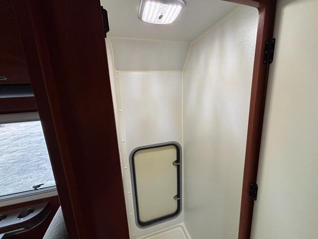 カムロード ナッツＲＶ　クレソンボヤージュタイプＷ　ＦＦヒーター・マルチルーム・ＤＣ冷蔵庫・ツインサブバッテリー・走行充電器・外部充電器・マックスファン・ガソリン・２ＷＤ・リアクーラー（55枚目）