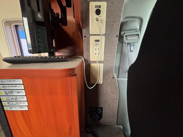 カムロード ナッツＲＶ　クレソンボヤージュタイプＷ　ＦＦヒーター・マルチルーム・ＤＣ冷蔵庫・ツインサブバッテリー・走行充電器・外部充電器・マックスファン・ガソリン・２ＷＤ・リアクーラー（62枚目）