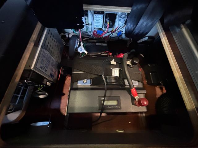 ハイエースワゴン アネックス　リコルソ　シングルサブバッテリー・走行充電器・外部電源・外部充電器・ソーラーパネル・冷蔵庫・ワイドミドル・インバーター３００Ｗ・３ナンバー（48枚目）