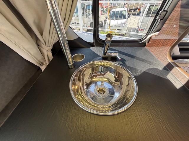 ハイエースワゴン アネックス　リコルソ　シングルサブバッテリー・走行充電器・外部電源・外部充電器・ソーラーパネル・冷蔵庫・ワイドミドル・インバーター３００Ｗ・３ナンバー（59枚目）