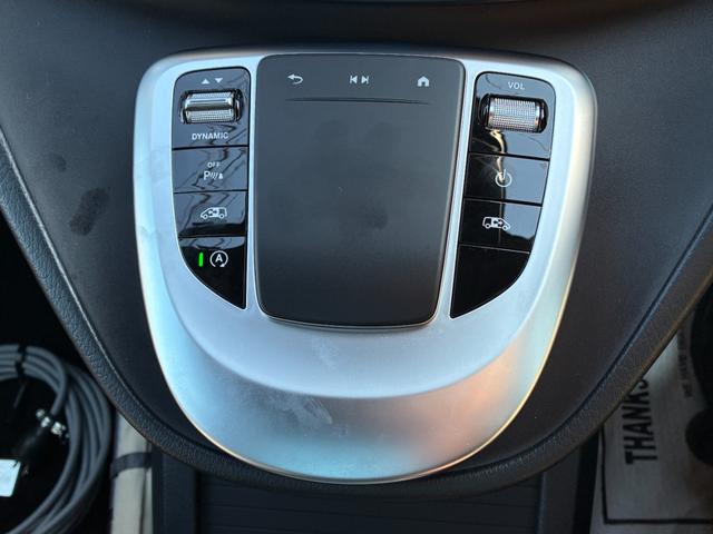 Ｖクラス フジカーズジャパン　ＶＡＬＩＳ　乗車人数５名　就寝人数２名　ＤＣ冷蔵庫　フリップダウンモニター　シングルサブバッテリー　走行充電器　外部充電器　外部電源　サンルーフ　パノラミックビューモニター　３ナンバー　内装新品　タイヤ新品（15枚目）