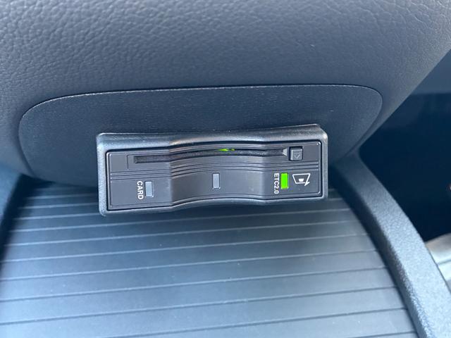 Ｖクラス フジカーズジャパン　ＶＡＬＩＳ　乗車人数５名　就寝人数２名　ＤＣ冷蔵庫　フリップダウンモニター　シングルサブバッテリー　走行充電器　外部充電器　外部電源　サンルーフ　パノラミックビューモニター　３ナンバー　内装新品　タイヤ新品（16枚目）