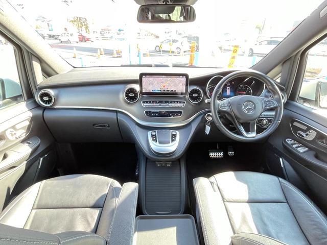 Ｖクラス フジカーズジャパン　ＶＡＬＩＳ　乗車人数５名　就寝人数２名　ＤＣ冷蔵庫　フリップダウンモニター　シングルサブバッテリー　走行充電器　外部充電器　外部電源　サンルーフ　パノラミックビューモニター　３ナンバー　内装新品　タイヤ新品（18枚目）