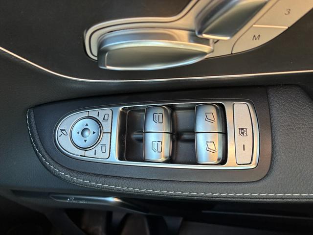 Ｖクラス フジカーズジャパン　ＶＡＬＩＳ　乗車人数５名　就寝人数２名　ＤＣ冷蔵庫　フリップダウンモニター　シングルサブバッテリー　走行充電器　外部充電器　外部電源　サンルーフ　パノラミックビューモニター　３ナンバー　内装新品　タイヤ新品（19枚目）