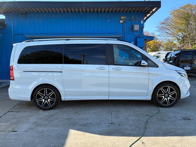 Ｖクラス フジカーズジャパン　ＶＡＬＩＳ　乗車人数５名　就寝人数２名　ＤＣ冷蔵庫　フリップダウンモニター　シングルサブバッテリー　走行充電器　外部充電器　外部電源　サンルーフ　パノラミックビューモニター　３ナンバー　内装新品　タイヤ新品（35枚目）