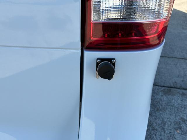 Ｖクラス フジカーズジャパン　ＶＡＬＩＳ　乗車人数５名　就寝人数２名　ＤＣ冷蔵庫　フリップダウンモニター　シングルサブバッテリー　走行充電器　外部充電器　外部電源　サンルーフ　パノラミックビューモニター　３ナンバー　内装新品　タイヤ新品（37枚目）