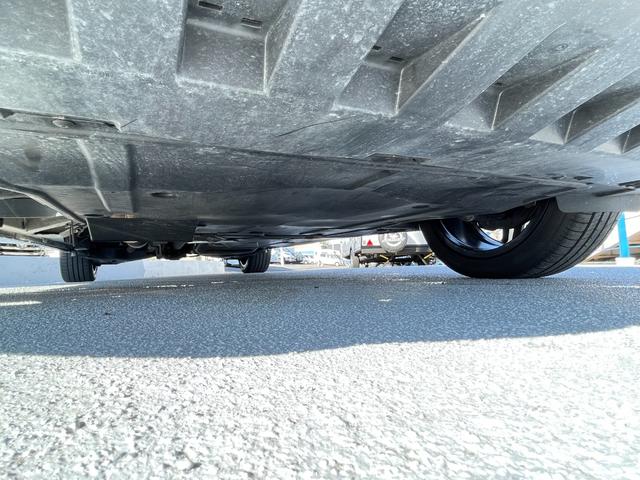 Ｖクラス フジカーズジャパン　ＶＡＬＩＳ　乗車人数５名　就寝人数２名　ＤＣ冷蔵庫　フリップダウンモニター　シングルサブバッテリー　走行充電器　外部充電器　外部電源　サンルーフ　パノラミックビューモニター　３ナンバー　内装新品　タイヤ新品（43枚目）