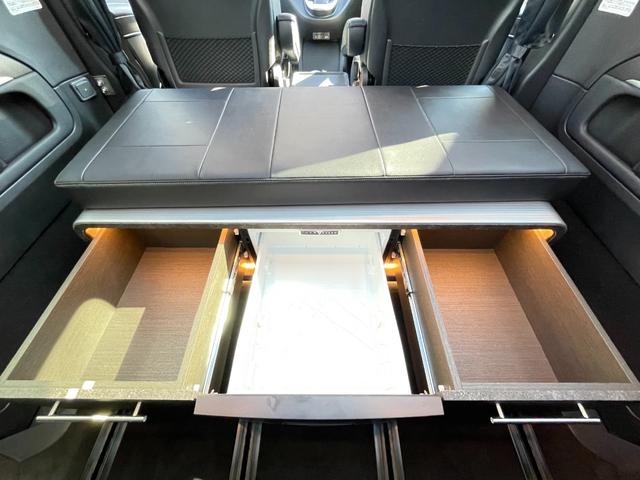 Ｖクラス フジカーズジャパン　ＶＡＬＩＳ　乗車人数５名　就寝人数２名　ＤＣ冷蔵庫　フリップダウンモニター　シングルサブバッテリー　走行充電器　外部充電器　外部電源　サンルーフ　パノラミックビューモニター　３ナンバー　内装新品　タイヤ新品（54枚目）