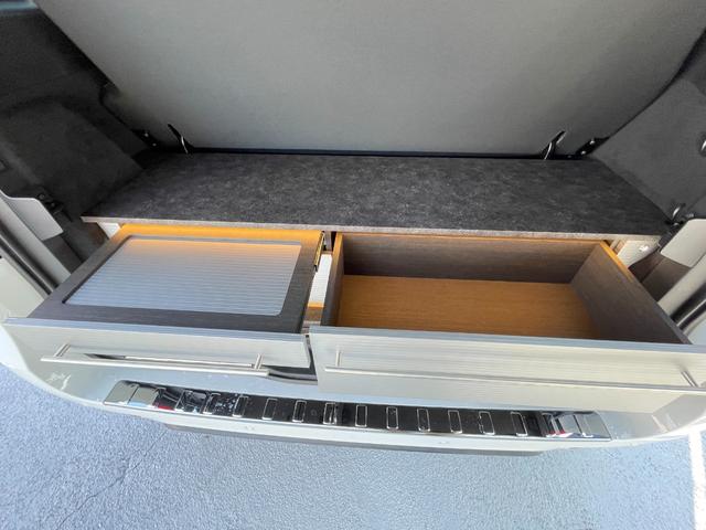 Ｖクラス フジカーズジャパン　ＶＡＬＩＳ　乗車人数５名　就寝人数２名　ＤＣ冷蔵庫　フリップダウンモニター　シングルサブバッテリー　走行充電器　外部充電器　外部電源　サンルーフ　パノラミックビューモニター　３ナンバー　内装新品　タイヤ新品（56枚目）
