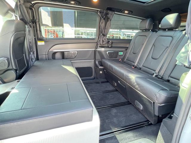 Ｖクラス フジカーズジャパン　ＶＡＬＩＳ　乗車人数５名　就寝人数２名　ＤＣ冷蔵庫　フリップダウンモニター　シングルサブバッテリー　走行充電器　外部充電器　外部電源　サンルーフ　パノラミックビューモニター　３ナンバー　内装新品　タイヤ新品（64枚目）