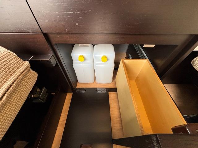 ハイエースバン トイファクトリー　ランドティピー　乗車人数７名　就寝人数４名　ＦＦヒーター　ツインサブバッテリー　インバーター３００Ｗ　外部電源　ＤＣ冷蔵庫　スーパーロング（17枚目）