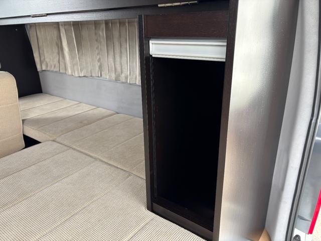 ハイエースバン トイファクトリー　ランドティピー　乗車人数７名　就寝人数４名　ＦＦヒーター　ツインサブバッテリー　インバーター３００Ｗ　外部電源　ＤＣ冷蔵庫　スーパーロング（47枚目）