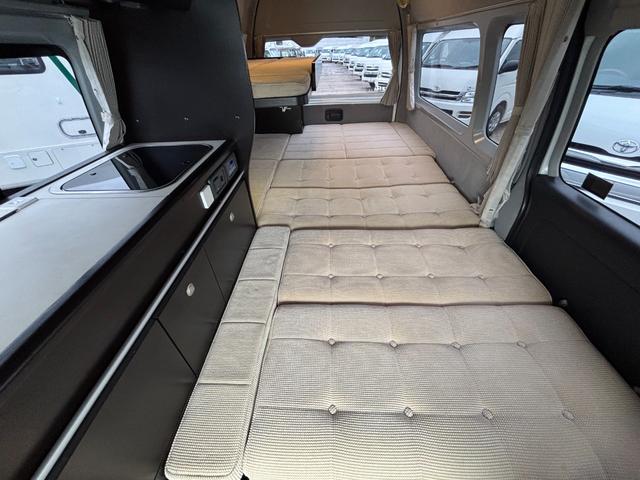 ハイエースバン トイファクトリー　ランドティピー　乗車人数７名　就寝人数４名　ＦＦヒーター　ツインサブバッテリー　インバーター３００Ｗ　外部電源　ＤＣ冷蔵庫　スーパーロング（52枚目）