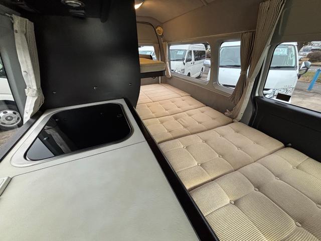 ハイエースバン トイファクトリー　ランドティピー　乗車人数７名　就寝人数４名　ＦＦヒーター　ツインサブバッテリー　インバーター３００Ｗ　外部電源　ＤＣ冷蔵庫　スーパーロング（63枚目）