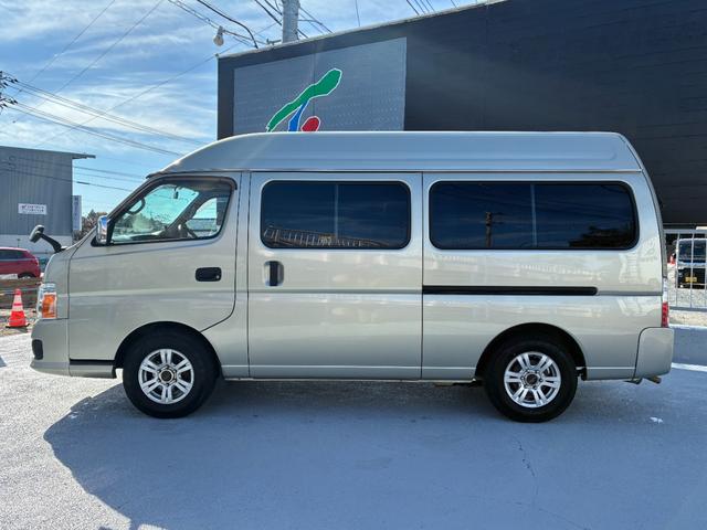 キャラバン 東和モーターズ　フェネック　乗車人数９名　就寝人数３名　シングルサブバッテリー　走行充電　外部電源　シンク　給水排水ポリタンク　ガソリン　２ＷＤ（22枚目）