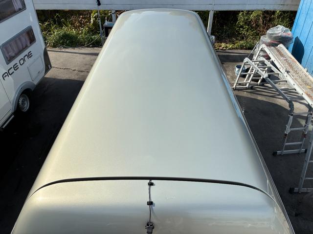 キャラバン 東和モーターズ　フェネック　乗車人数９名　就寝人数３名　シングルサブバッテリー　走行充電　外部電源　シンク　給水排水ポリタンク　ガソリン　２ＷＤ（25枚目）