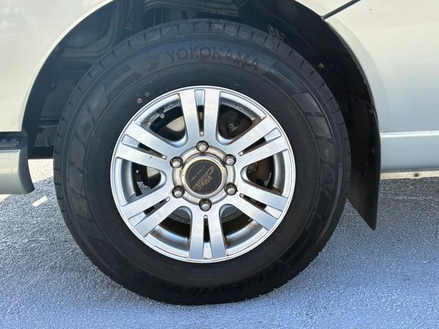 キャラバン 東和モーターズ　フェネック　乗車人数９名　就寝人数３名　シングルサブバッテリー　走行充電　外部電源　シンク　給水排水ポリタンク　ガソリン　２ＷＤ（26枚目）