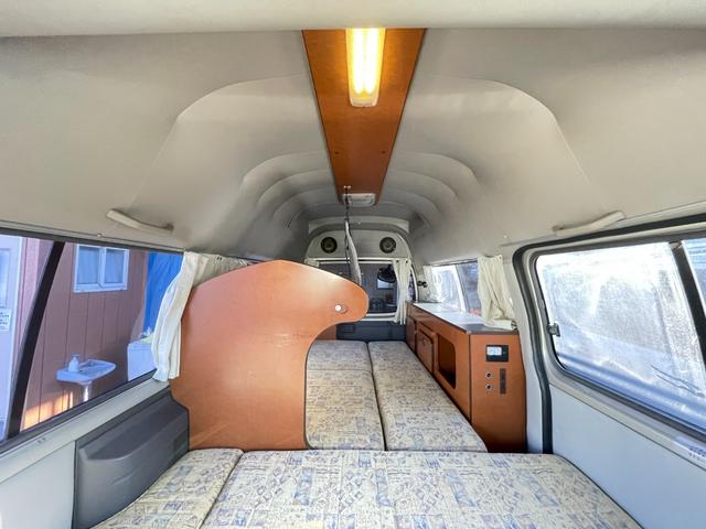 キャラバン 東和モーターズ　フェネック　乗車人数９名　就寝人数３名　シングルサブバッテリー　走行充電　外部電源　シンク　給水排水ポリタンク　ガソリン　２ＷＤ（34枚目）