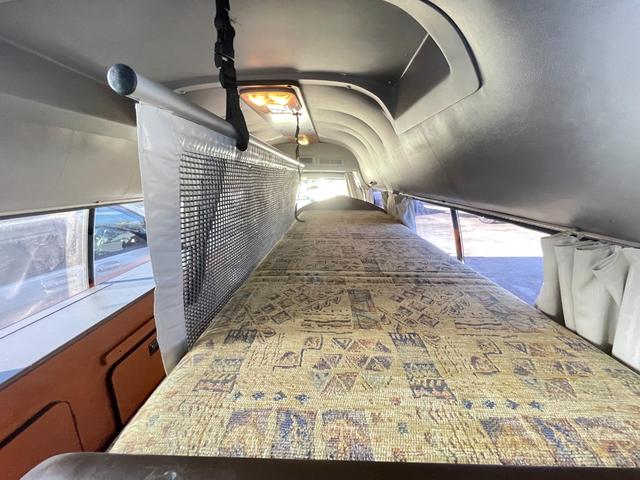 キャラバン 東和モーターズ　フェネック　乗車人数９名　就寝人数３名　シングルサブバッテリー　走行充電　外部電源　シンク　給水排水ポリタンク　ガソリン　２ＷＤ（37枚目）